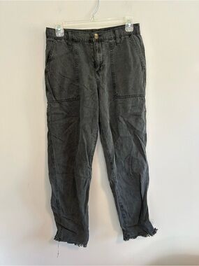 Aerie small grey straight leg raw hem pants with square pockets